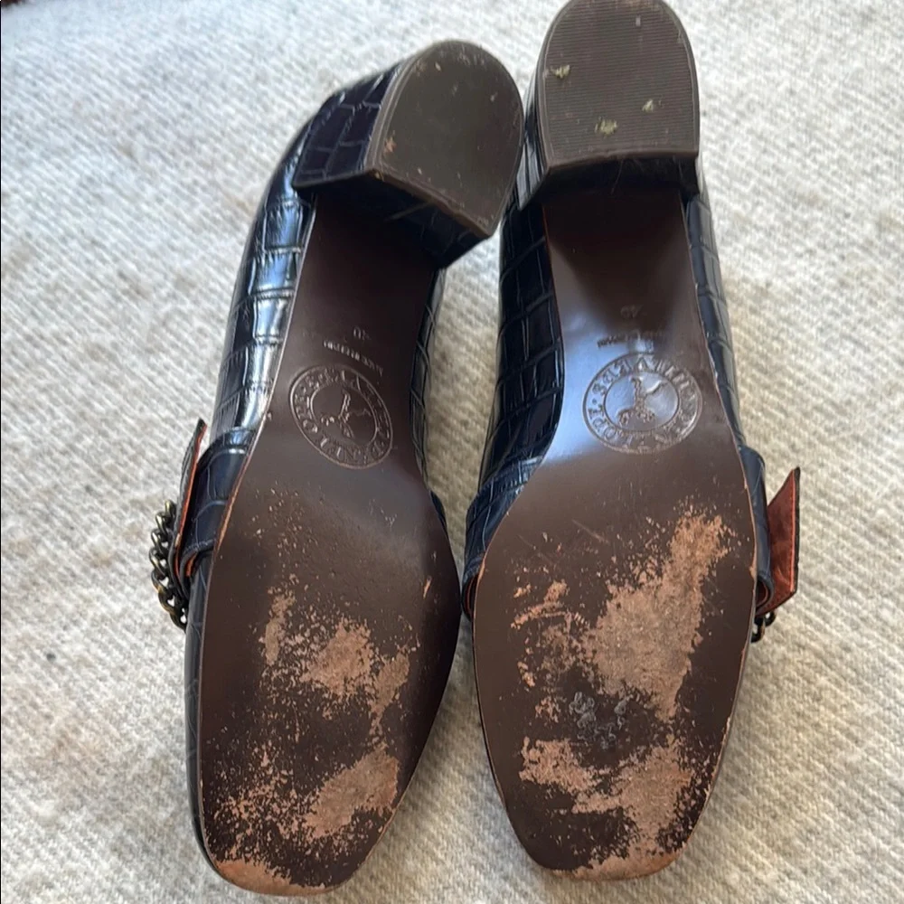 Navy Croc-Embossed block heel. - Picture 4 of 7